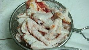酸辣鸡爪爆料视频,揭秘网红美食背后的制作过程与风味之谜 第1张 酸辣鸡爪爆料视频,揭秘网红美食背后的制作过程与风味之谜 第1张