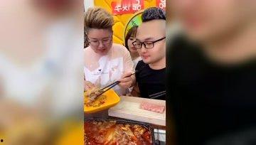 娱乐吃瓜酱 生日,揭秘明星生日背后的故事与惊喜 第2张 娱乐吃瓜酱 生日,揭秘明星生日背后的故事与惊喜 第2张