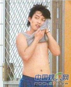 爆料娱乐圈偷拍小说,揭秘明星隐私背后的秘密  第3张