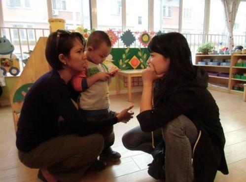 幼儿园小孩爆料爸妈视频,爸妈视频里的温馨瞬间  第2张